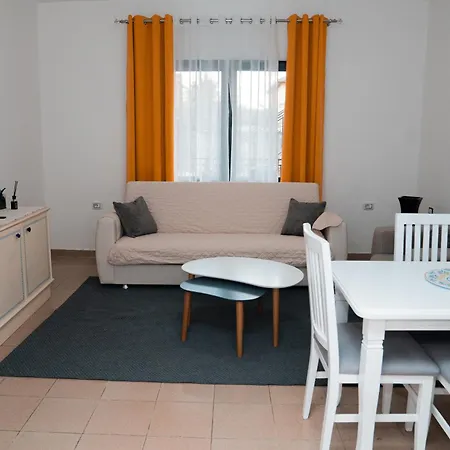 Kristal Appartement Tirana
