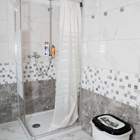 Kristal Apartament Tirana